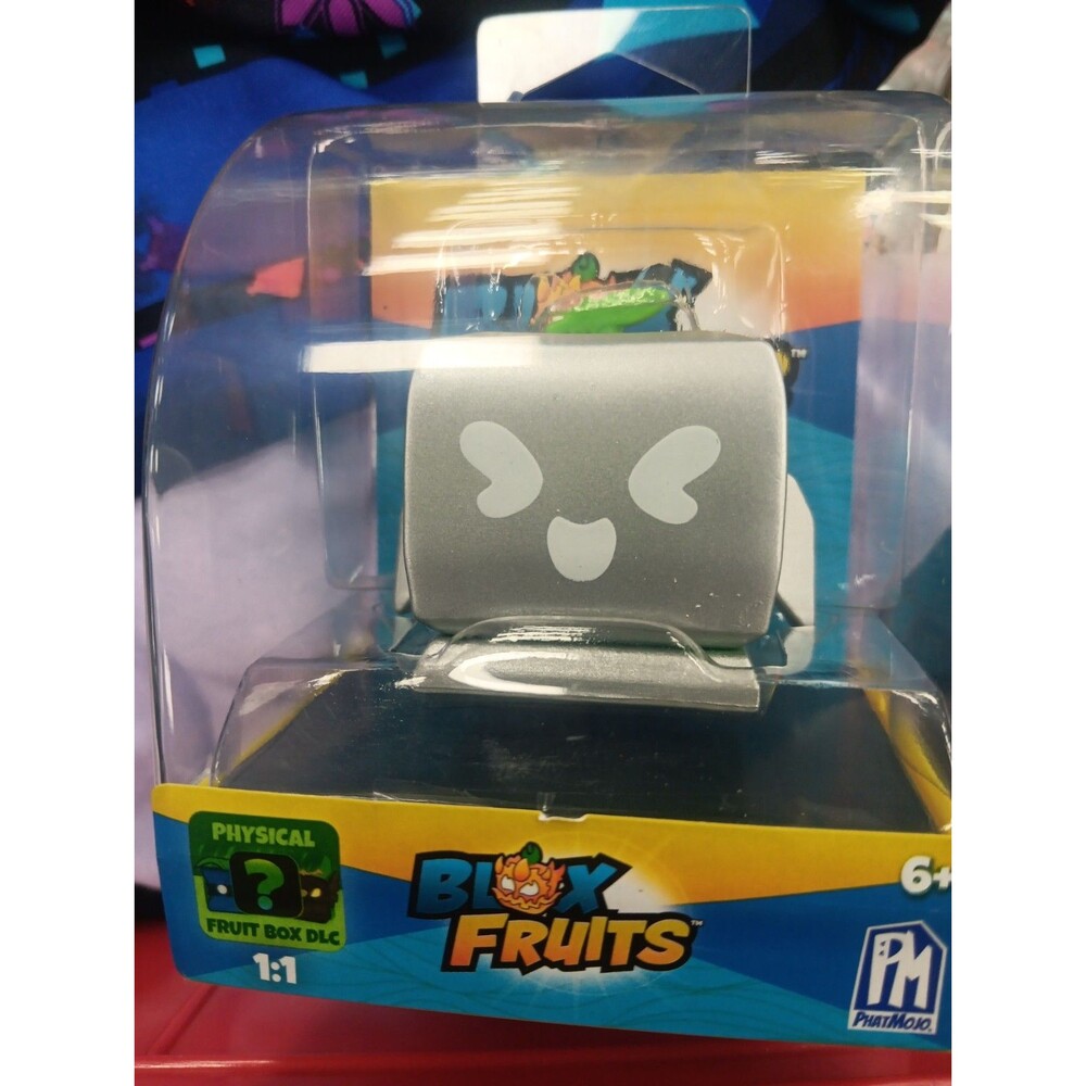 BLOX FRUITS ROCKET MINIFIGURE IN CASE INCLUDES PHYSICAL DLC CODE **NEW**